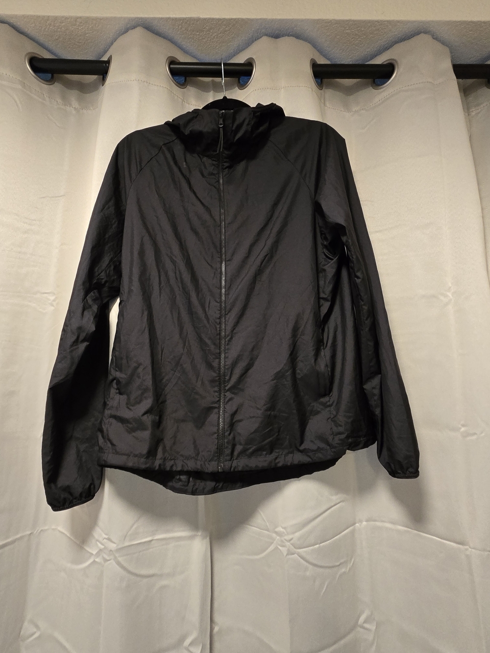 UNIQLO Men's Black Zip-Up Windbreaker Jacket